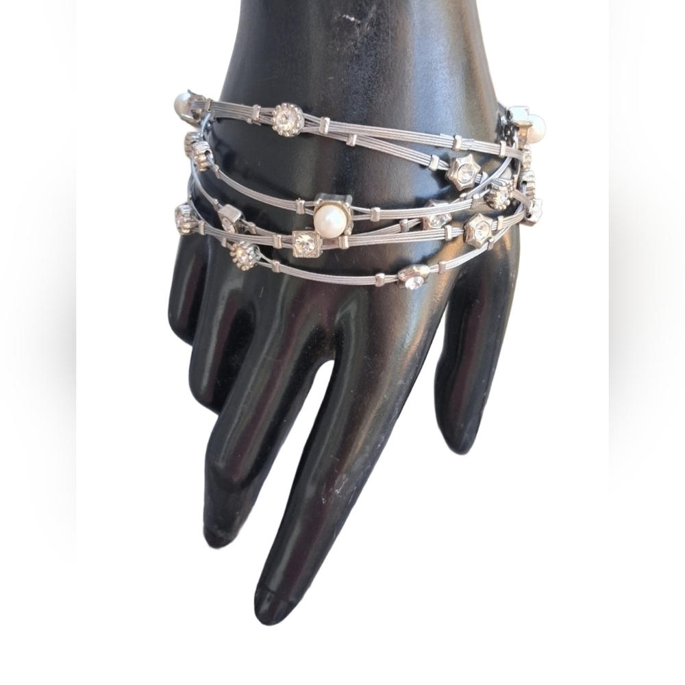 Seasonal Whispers Set of 6 Stackable Wire Bracelets - Crystal & Pearl